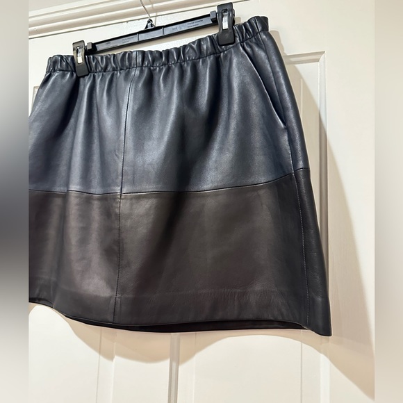 Vince lamb leather two toned color block mini skirt FIRM PRICE - Picture 6 of 16